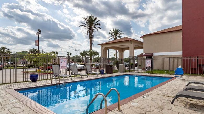 <b>Best Western Plus Orange County Pool</b>. Images powered by <a href="https://iceportal.shijigroup.com/" title="IcePortal" target="_blank">IcePortal</a>.