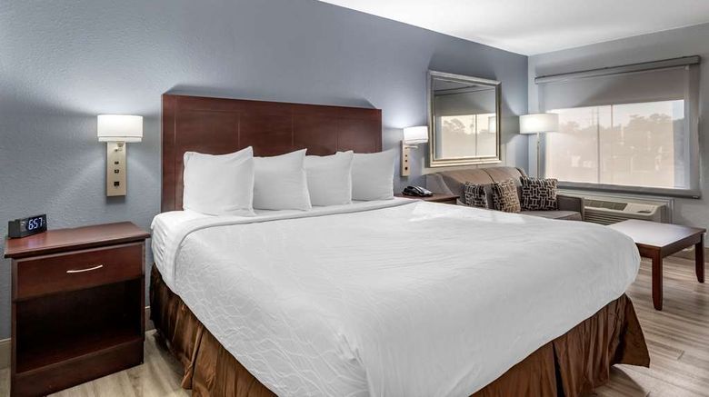 <b>Best Western Plus Orange County Suite</b>. Images powered by <a href="https://iceportal.shijigroup.com/" title="IcePortal" target="_blank">IcePortal</a>.