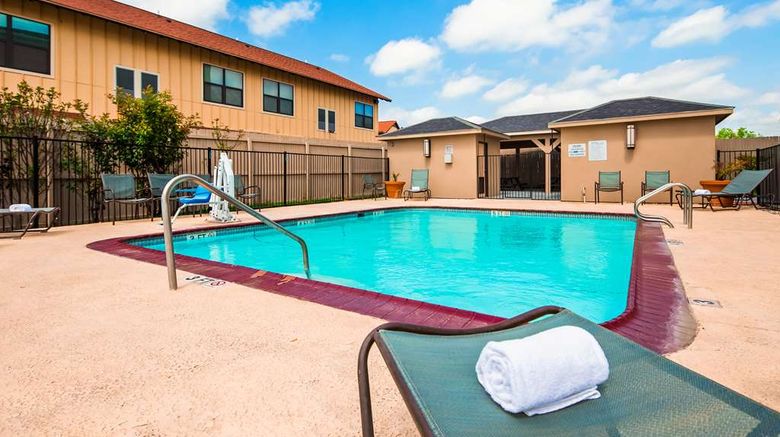 <b>Best Western Plus Carrizo Springs Inn Pool</b>. Images powered by <a href="https://iceportal.shijigroup.com/" title="IcePortal" target="_blank">IcePortal</a>.