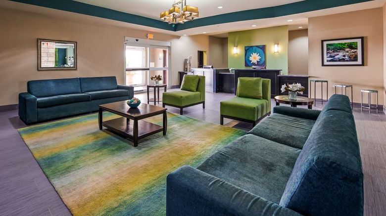 <b>Best Western Plus Carrizo Springs Inn Lobby</b>. Images powered by <a href="https://iceportal.shijigroup.com/" title="IcePortal" target="_blank">IcePortal</a>.