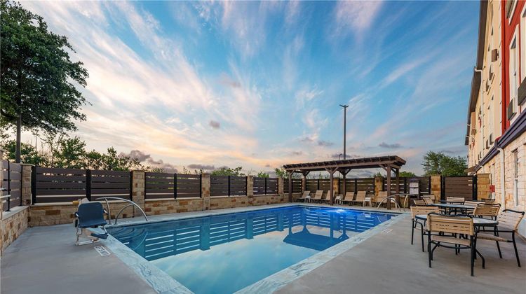 Best Western Plus Georgetown Inn & Stes Pool