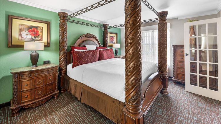 Best Western Plus Georgetown Inn & Stes Room