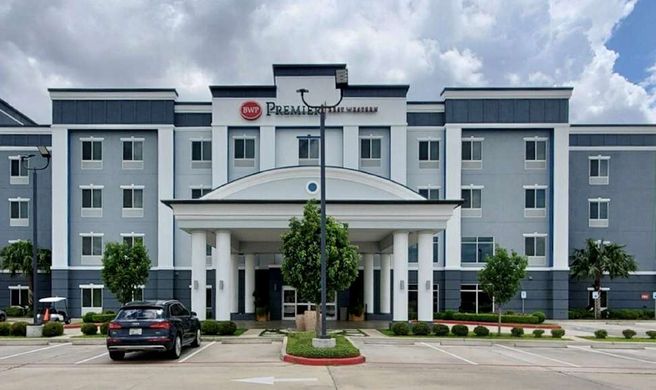 Best Western Premier Ashton Suites Exterior