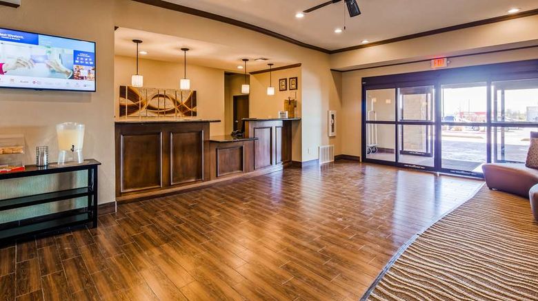 <b>Best Western Plus Seminole Hotel & Stes Lobby</b>. Images powered by <a href="https://iceportal.shijigroup.com/" title="IcePortal" target="_blank">IcePortal</a>.