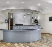 Best Western Plus Forest Hill Lobby