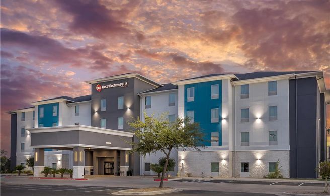 Best Western Plus Laredo Inn & Suites Exterior