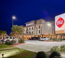 Best Western Plus Flatonia Inn Exterior