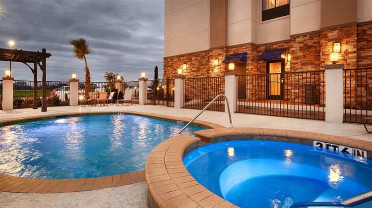 Best Western Plus Flatonia Inn Pool