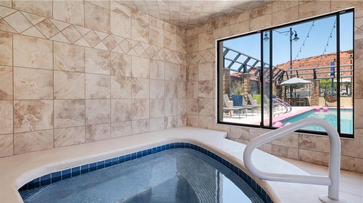 Aiden by Best Western @ St George Spa