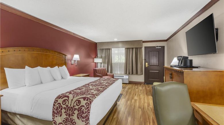 <b>Best Western Plus Greenwell Inn Room</b>. Images powered by <a href="https://iceportal.shijigroup.com/" title="IcePortal" target="_blank">IcePortal</a>.