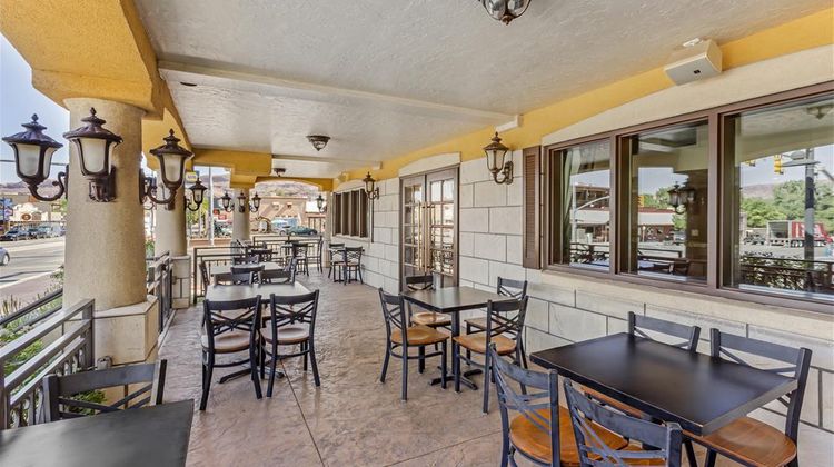 Best Western Plus Greenwell Inn Exterior