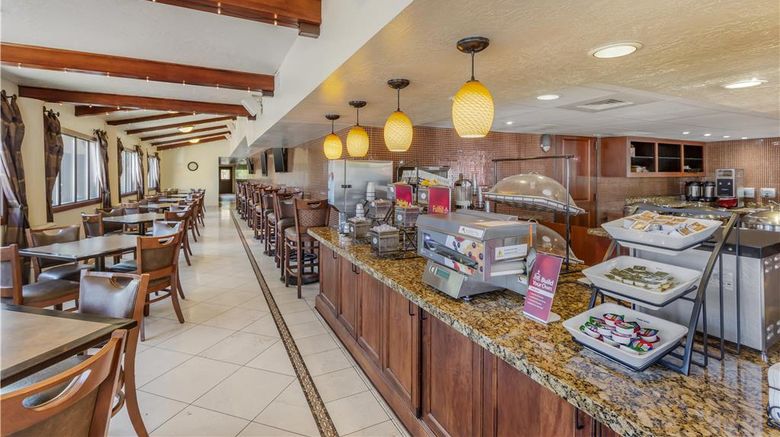 <b>Best Western Plus Greenwell Inn Restaurant</b>. Images powered by <a href="https://iceportal.shijigroup.com/" title="IcePortal" target="_blank">IcePortal</a>.