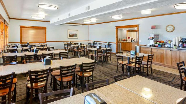 <b>Best Western Plus Weston Inn Restaurant</b>. Images powered by <a href="https://iceportal.shijigroup.com/" title="IcePortal" target="_blank">IcePortal</a>.