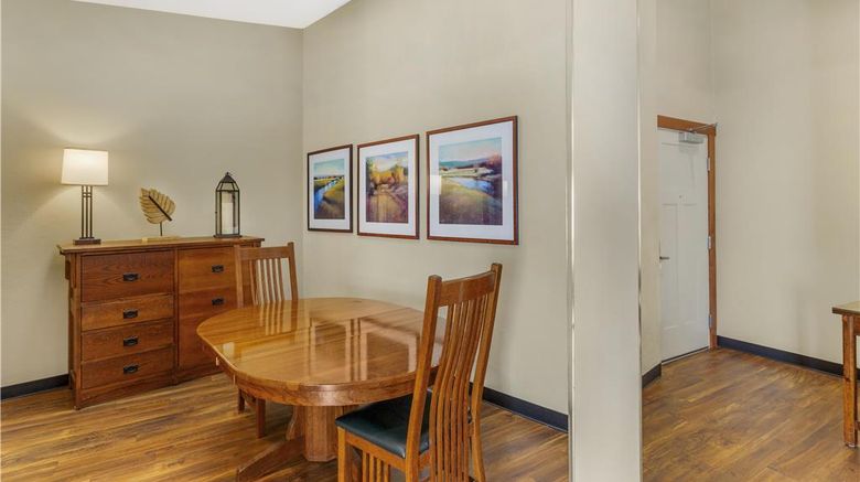 <b>Best Western Plus High Country Inn Suite</b>. Images powered by <a href="https://iceportal.shijigroup.com/" title="IcePortal" target="_blank">IcePortal</a>.