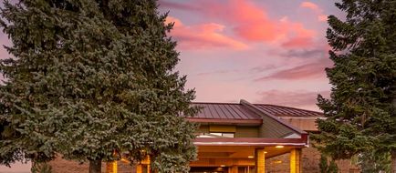 Best Western Plus Landmark Inn Exterior