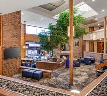 Best Western Plus Landmark Inn Lobby