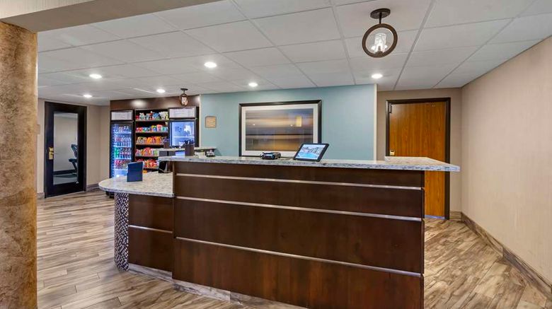 <b>Best Western Plus Landmark Inn Lobby</b>. Images powered by <a href="https://iceportal.shijigroup.com/" title="IcePortal" target="_blank">IcePortal</a>.