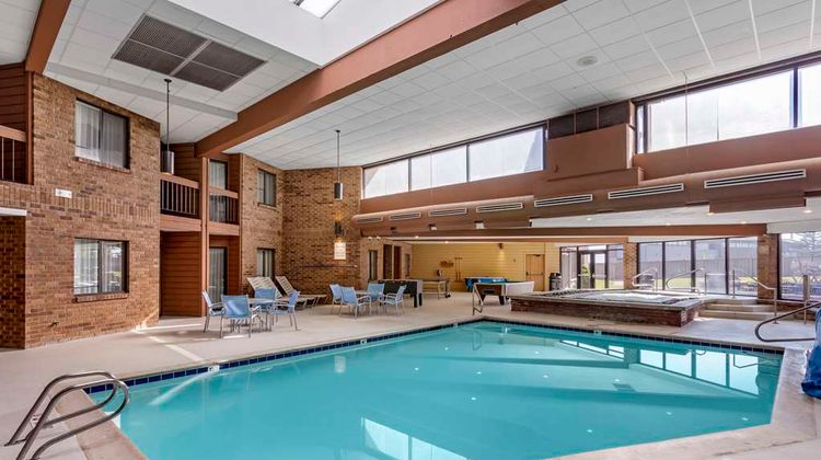 Best Western Plus Landmark Inn Pool