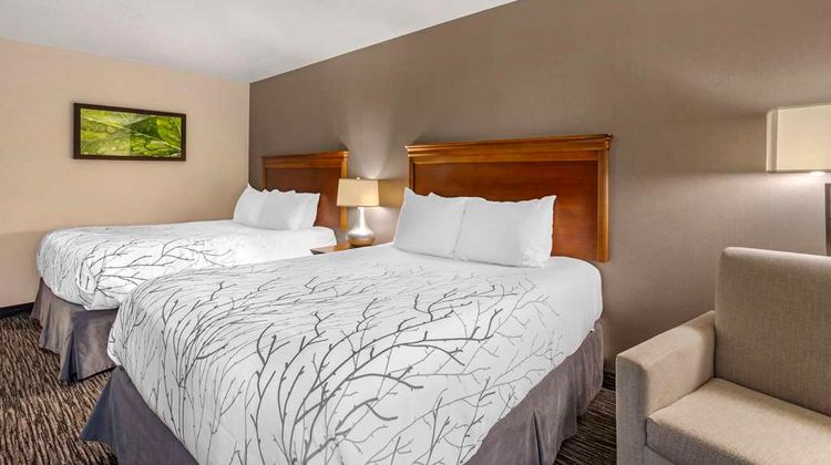 Best Western Plus Landmark Inn Room