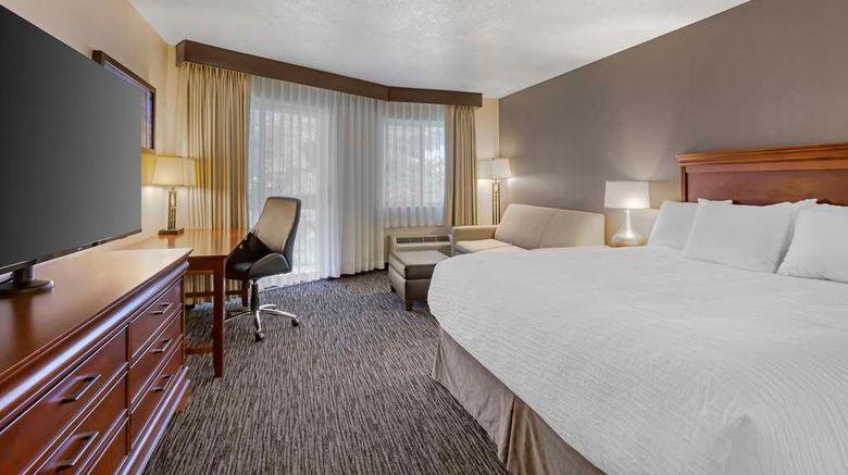 <b>Best Western Plus Landmark Inn Room</b>. Images powered by <a href="https://iceportal.shijigroup.com/" title="IcePortal" target="_blank">IcePortal</a>.