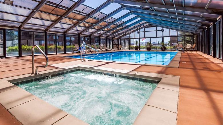 <b>Best Western Paradise Inn Pool</b>. Images powered by <a href="https://iceportal.shijigroup.com/" title="IcePortal" target="_blank">IcePortal</a>.