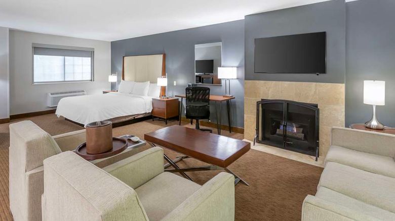 <b>Best Western Plus CottonTree Inn Room</b>. Images powered by <a href="https://iceportal.shijigroup.com/" title="IcePortal" target="_blank">IcePortal</a>.