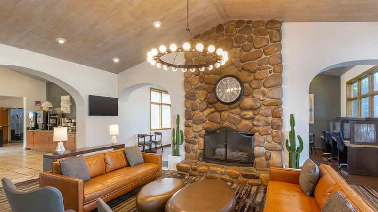 <b>Best Western Plus CottonTree Inn Lobby</b>. Images powered by <a href="https://iceportal.shijigroup.com/" title="IcePortal" target="_blank">IcePortal</a>.