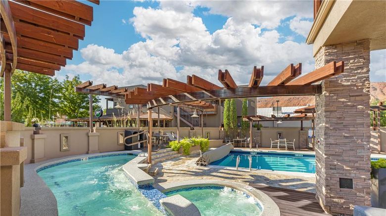 <b>Best Western Plus Canyonlands Inn Pool</b>. Images powered by <a href="https://iceportal.shijigroup.com/" title="IcePortal" target="_blank">IcePortal</a>.
