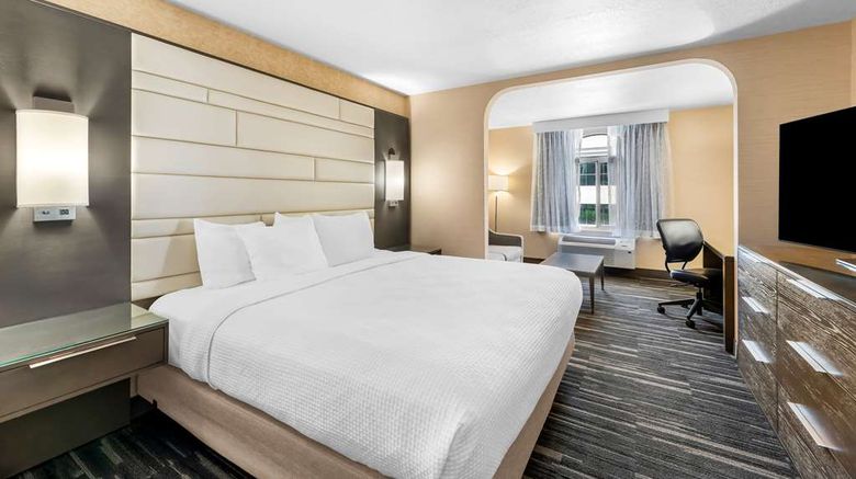 <b>Best Western Plus Abbey Inn Room</b>. Images powered by <a href="https://iceportal.shijigroup.com/" title="IcePortal" target="_blank">IcePortal</a>.