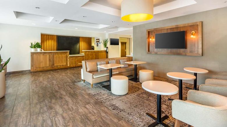 <b>Best Western Plus CottonTree Inn Lobby</b>. Images powered by <a href="https://iceportal.shijigroup.com/" title="IcePortal" target="_blank">IcePortal</a>.