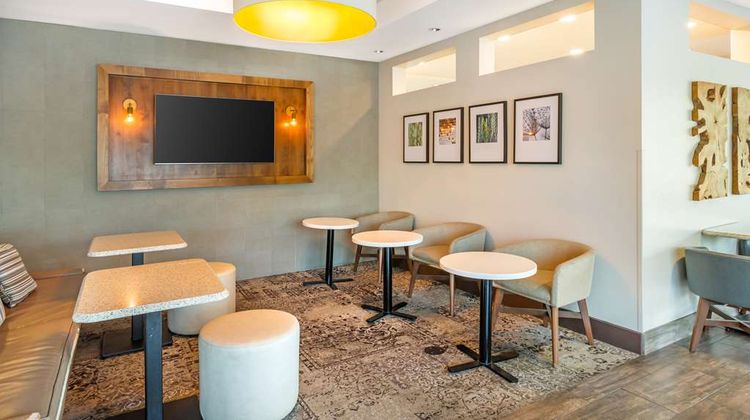 Best Western Plus CottonTree Inn Lobby