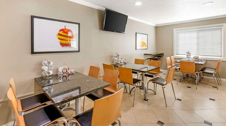 <b>Best Western Mountain View Inn Restaurant</b>. Images powered by <a href="https://iceportal.shijigroup.com/" title="IcePortal" target="_blank">IcePortal</a>.