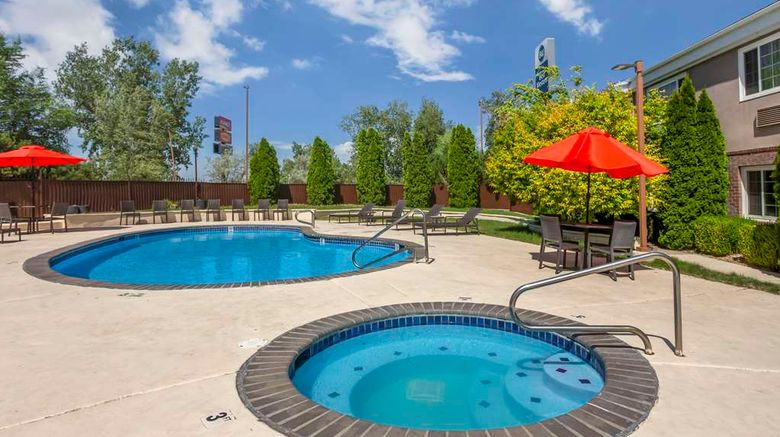 <b>Best Western Mountain View Inn Pool</b>. Images powered by <a href="https://iceportal.shijigroup.com/" title="IcePortal" target="_blank">IcePortal</a>.