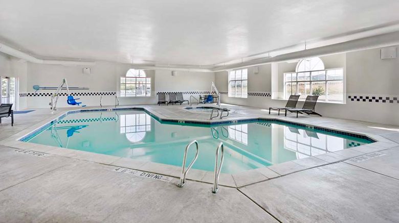 <b>Best Western Holiday Hills Pool</b>. Images powered by <a href="https://iceportal.shijigroup.com/" title="IcePortal" target="_blank">IcePortal</a>.