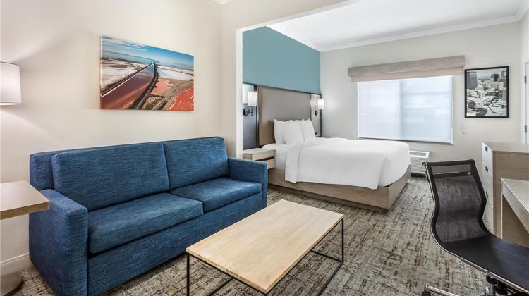 Best Western Plus Airport Inn & Suites Suite