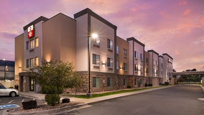 Best Western Plus Airport Inn & Suites