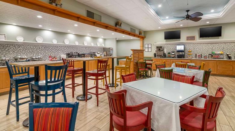 <b>Best Western Plus Waterbury - Stowe Restaurant</b>. Images powered by <a href="https://iceportal.shijigroup.com/" title="IcePortal" target="_blank">IcePortal</a>.