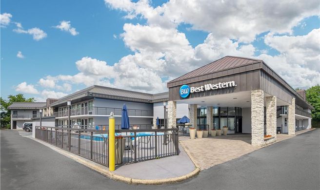 Best Western Center Inn Exterior