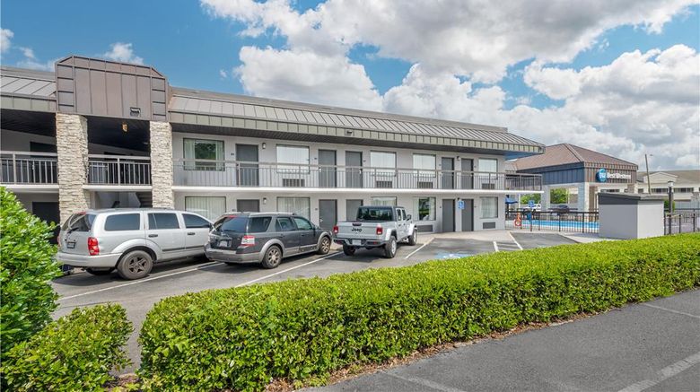 <b>Best Western Center Inn Exterior</b>. Images powered by <a href="https://iceportal.shijigroup.com/" title="IcePortal" target="_blank">IcePortal</a>.