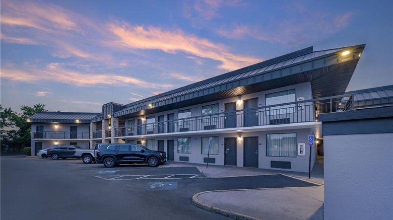 <b>Best Western Center Inn Exterior</b>. Images powered by <a href="https://iceportal.shijigroup.com/" title="IcePortal" target="_blank">IcePortal</a>.