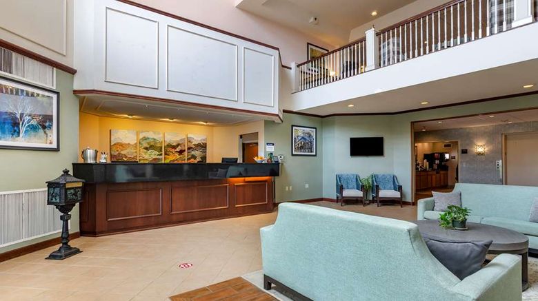 <b>Best Western Plus Inn at Hunt Ridge Lobby</b>. Images powered by <a href="https://iceportal.shijigroup.com/" title="IcePortal" target="_blank">IcePortal</a>.
