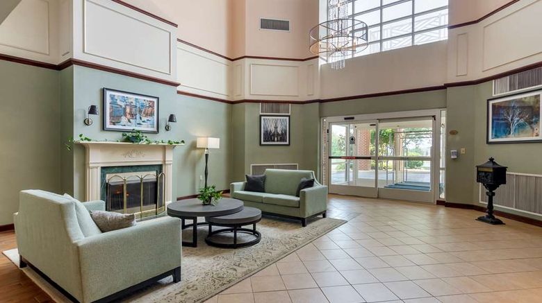 <b>Best Western Plus Inn at Hunt Ridge Lobby</b>. Images powered by <a href="https://iceportal.shijigroup.com/" title="IcePortal" target="_blank">IcePortal</a>.