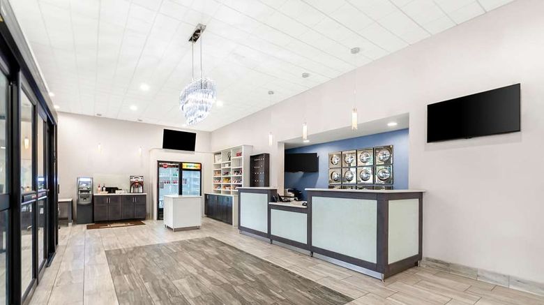 <b>Best Western Fairfax Lobby</b>. Images powered by <a href="https://iceportal.shijigroup.com/" title="IcePortal" target="_blank">IcePortal</a>.