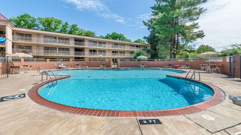 <b>Best Western Fairfax Pool</b>. Images powered by <a href="https://iceportal.shijigroup.com/" title="IcePortal" target="_blank">IcePortal</a>.