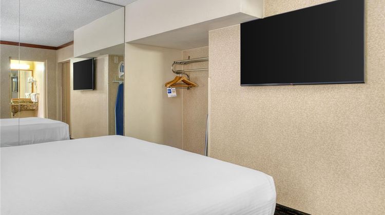 Best Western Fairfax Room