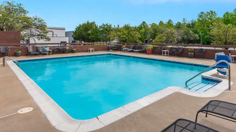 <b>Best Western Potomac Mills Pool</b>. Images powered by <a href="https://iceportal.shijigroup.com/" title="IcePortal" target="_blank">IcePortal</a>.