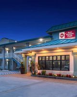 Best Western Plus Holiday Sands Inn