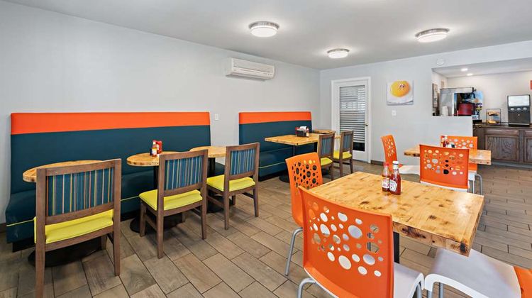 Best Western Plus Holiday Sands Inn Restaurant