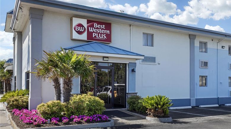 Best Western Plus Holiday Sands Inn Exterior. Images powered by <a href="https://iceportal.shijigroup.com" target="_blank" rel="noopener">Ice Portal</a>.