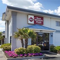 Best Western Plus Holiday Sands Inn